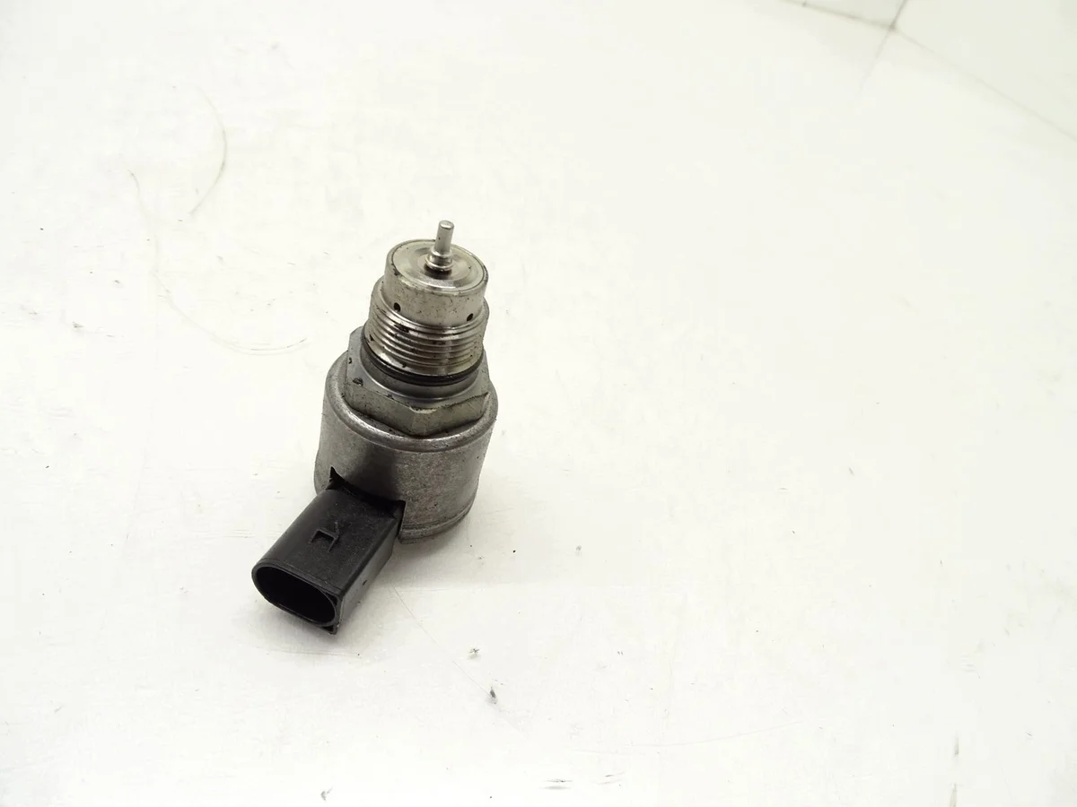 Régulateur de pression carburant VW Passat 2.0 TDI image 3