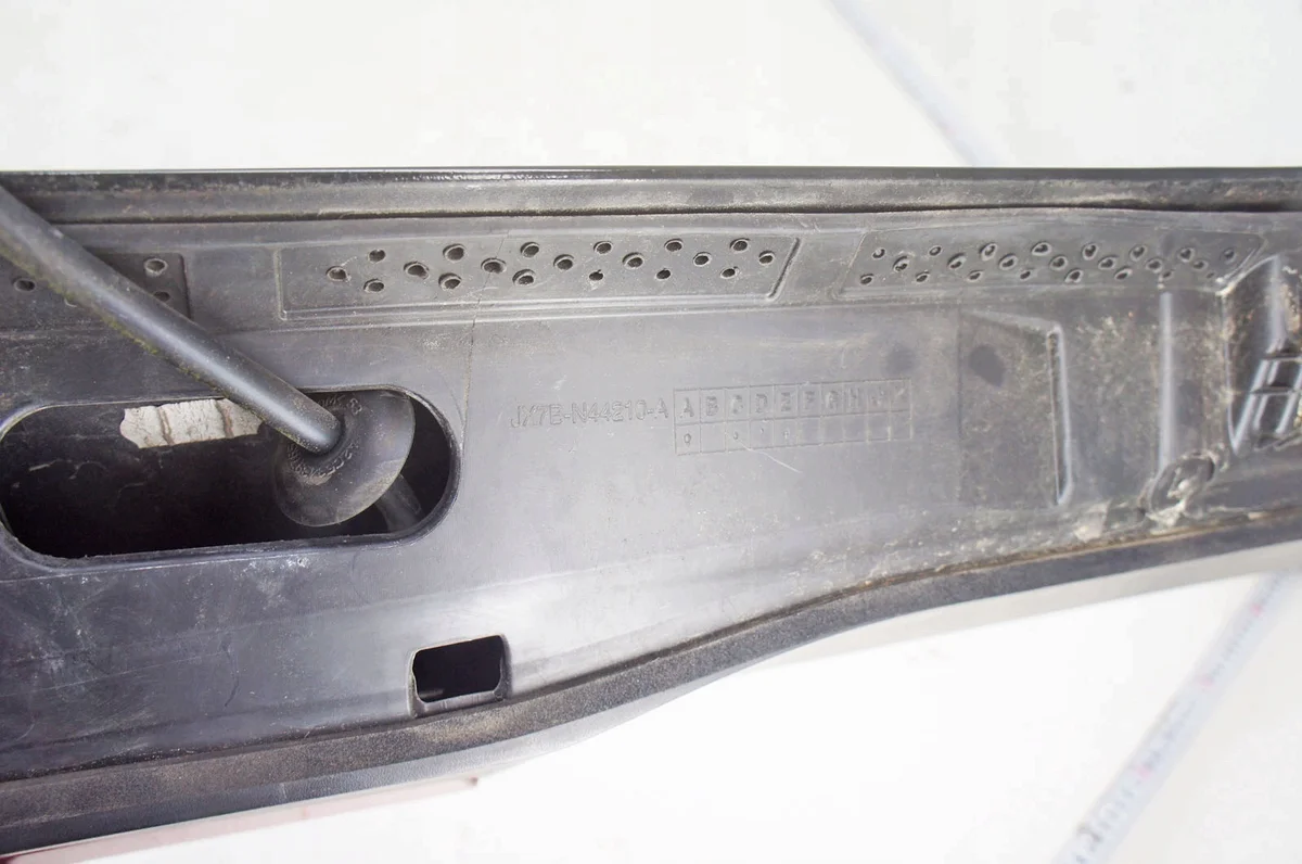 Spoiler Maletero Ford Focus Mk4 Kombi Usado image 6