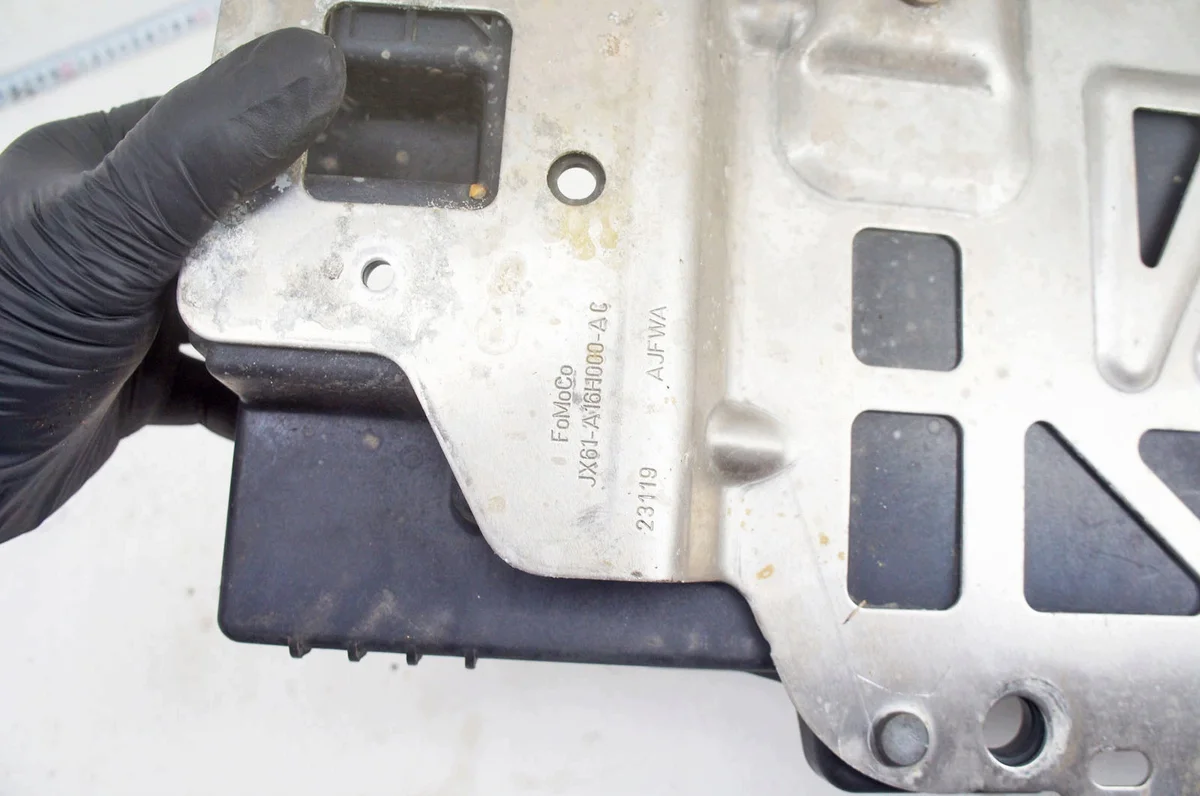 Ford Focus Mk4 1.0 Batterifäste VT265-AR85157 image 5