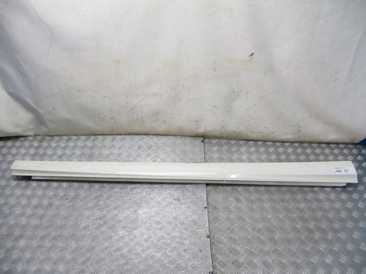Schwellerleiste Rechts Mercedes W176 AMG image 8
