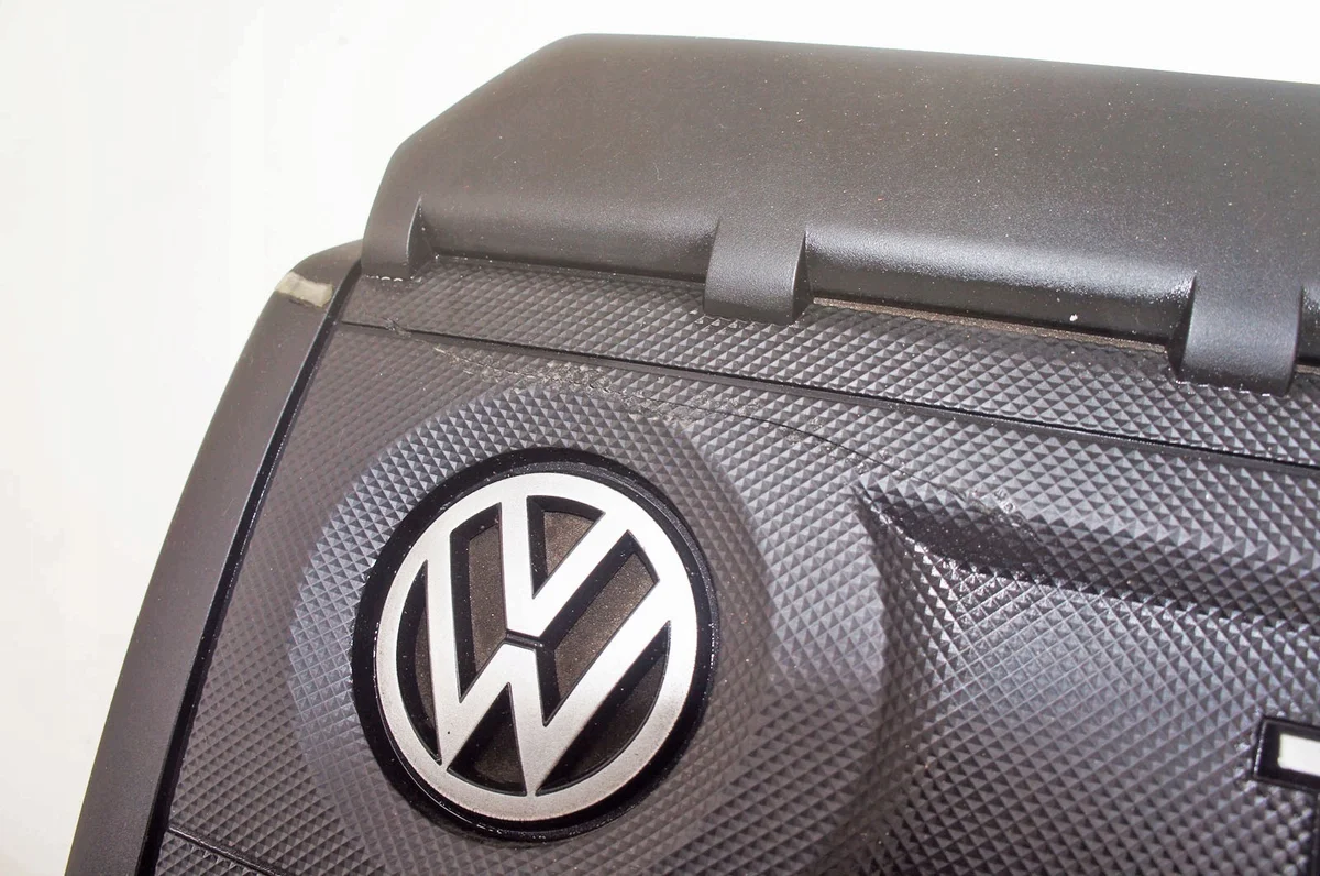 VW Passat B8 2.0 TDI Motorafdekking VS072 image 3