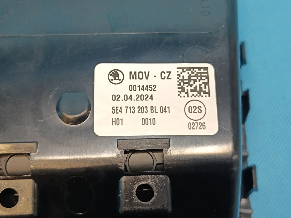 Skoda Octavia IV Combi 2.0 TFSI Schaltpanel image 9