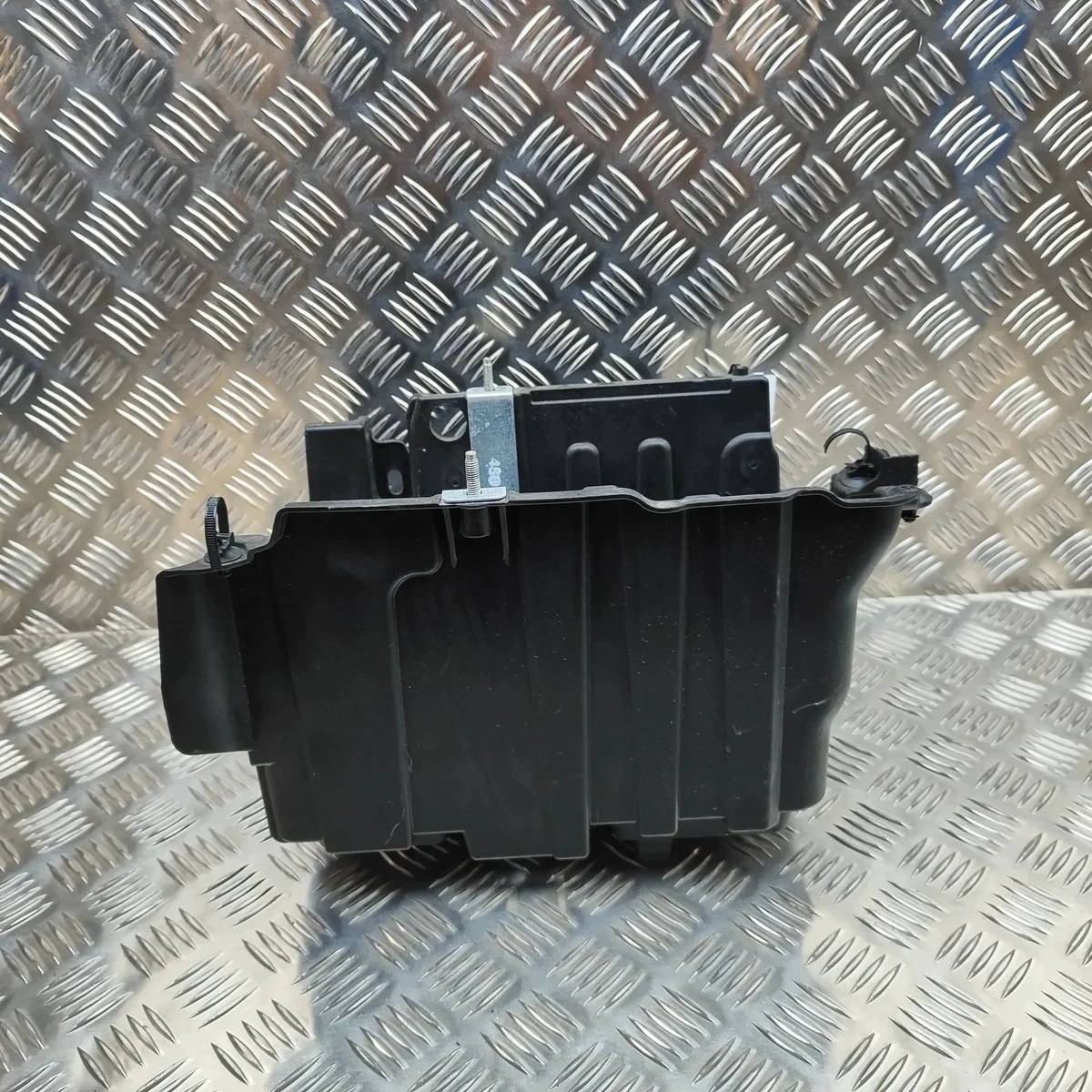 Ford Puma batterihållare L1BB10723BB image 3
