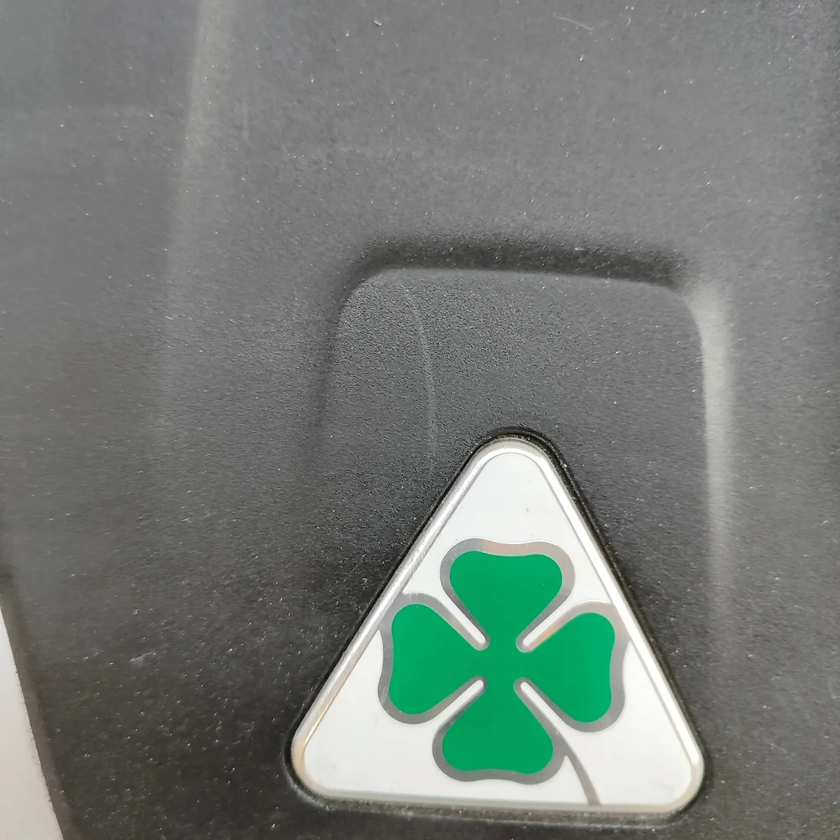 Alfa Romeo Engine Cover 50554973 Used image 5