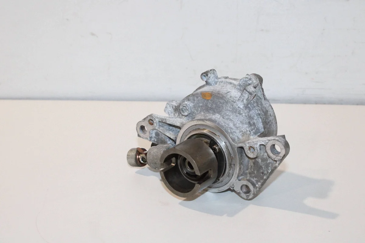 2018 Subaru XV II Vakuum pump HAI14077