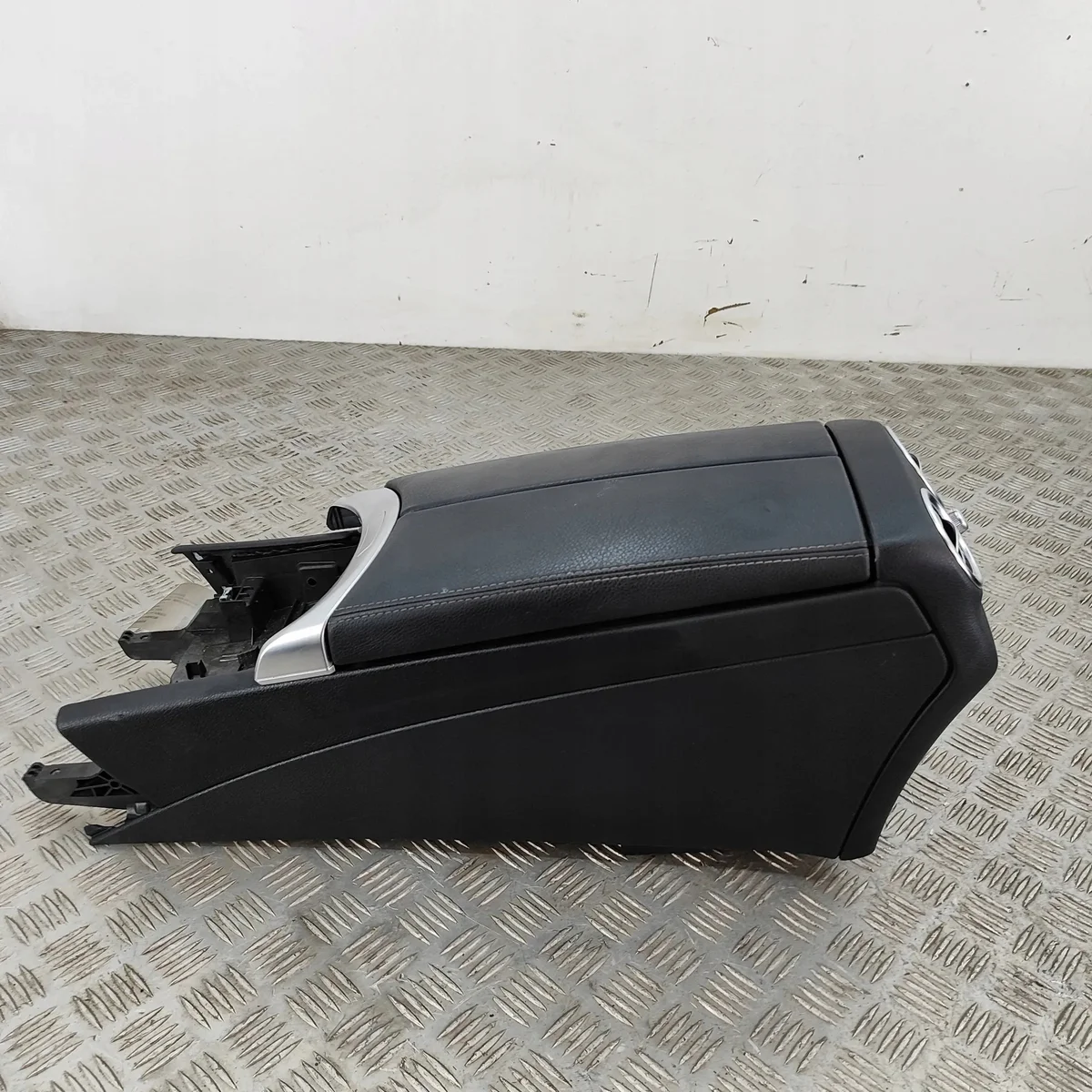 Console Armrest Front Mercedes C AMG W205
