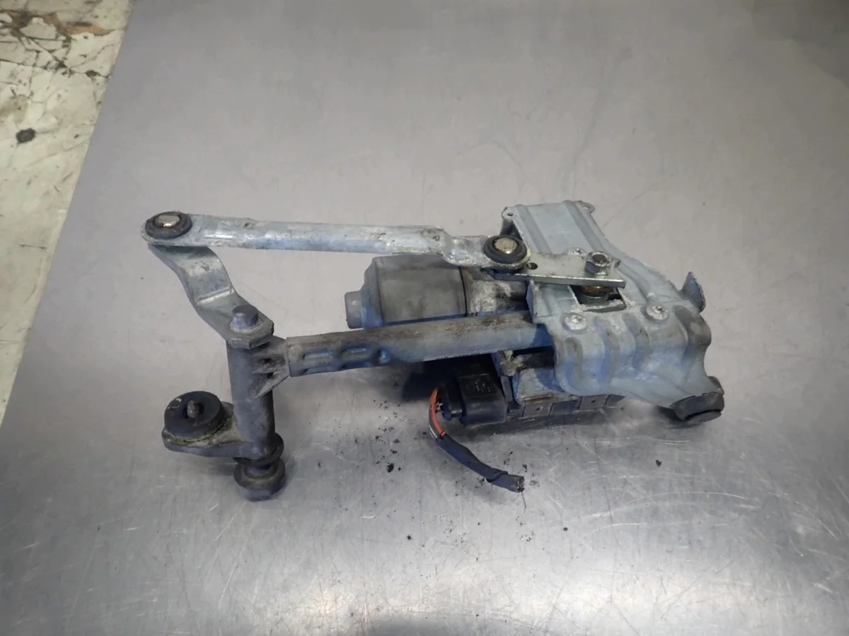 Scheibenwischermotor vorne links Seat Leon II image 3