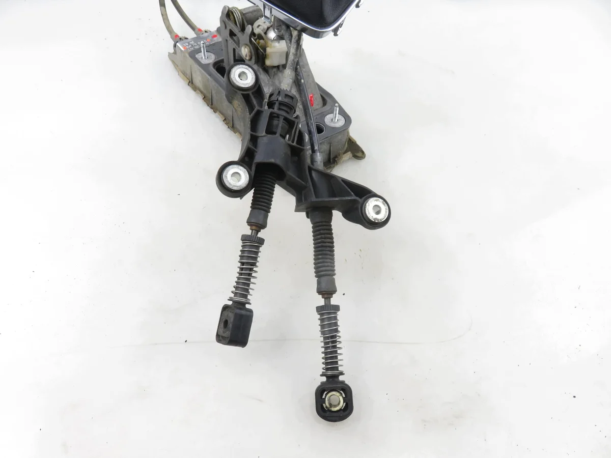 Levier de vitesse VW Tiguan 5N 1K0711061B