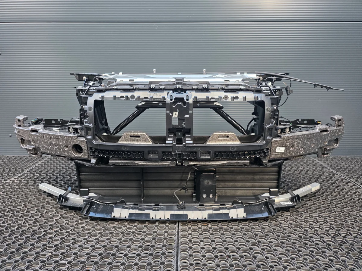 BMW G26 I4 Frontbalk Förstärkning