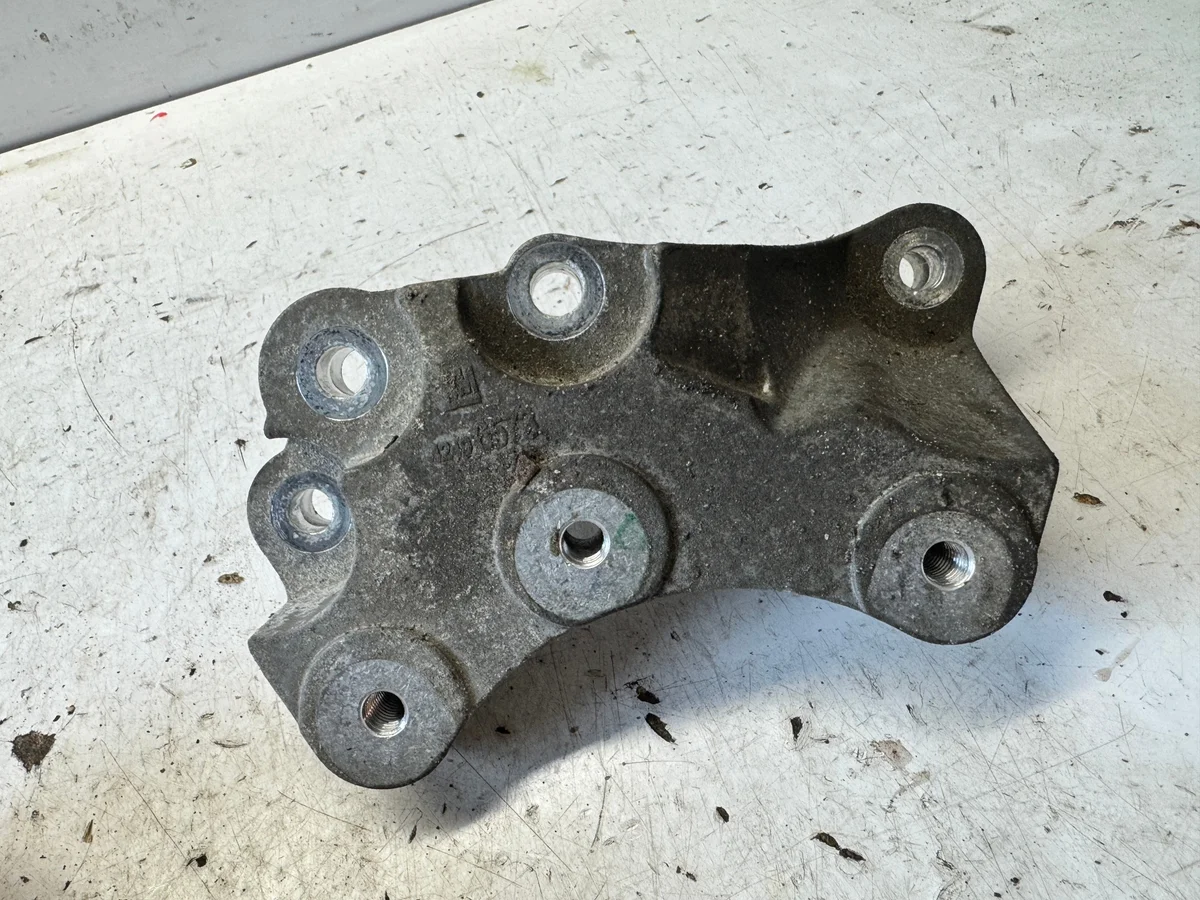 Support boîte Opel Astra K 1.5 D LXD 42496573 image 3