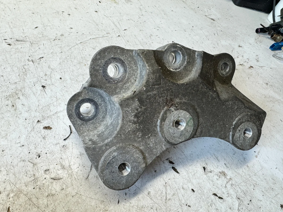 Support boîte Opel Astra K 1.5 D LXD 42496573 image 4