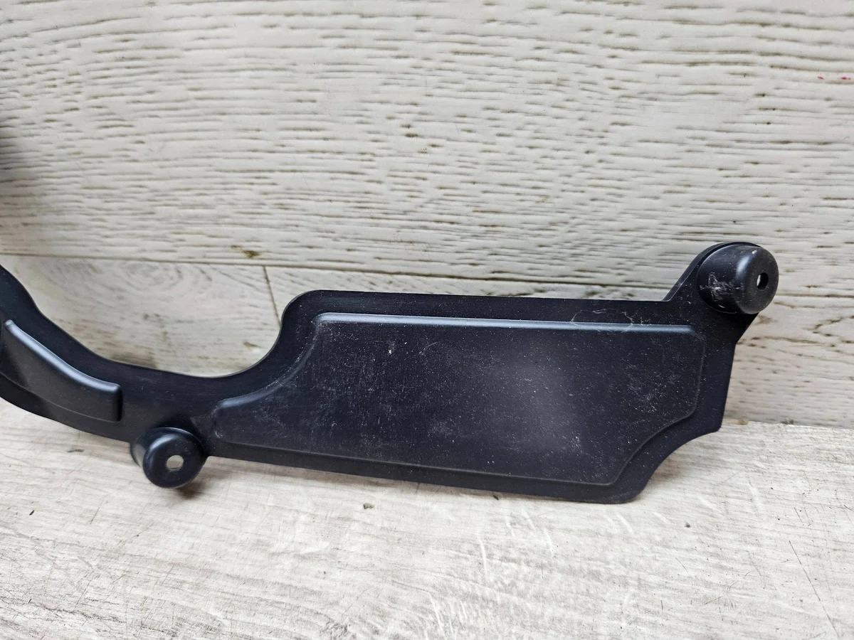 Land Rover Defender Headlight Bracket L8B215A245A image 3