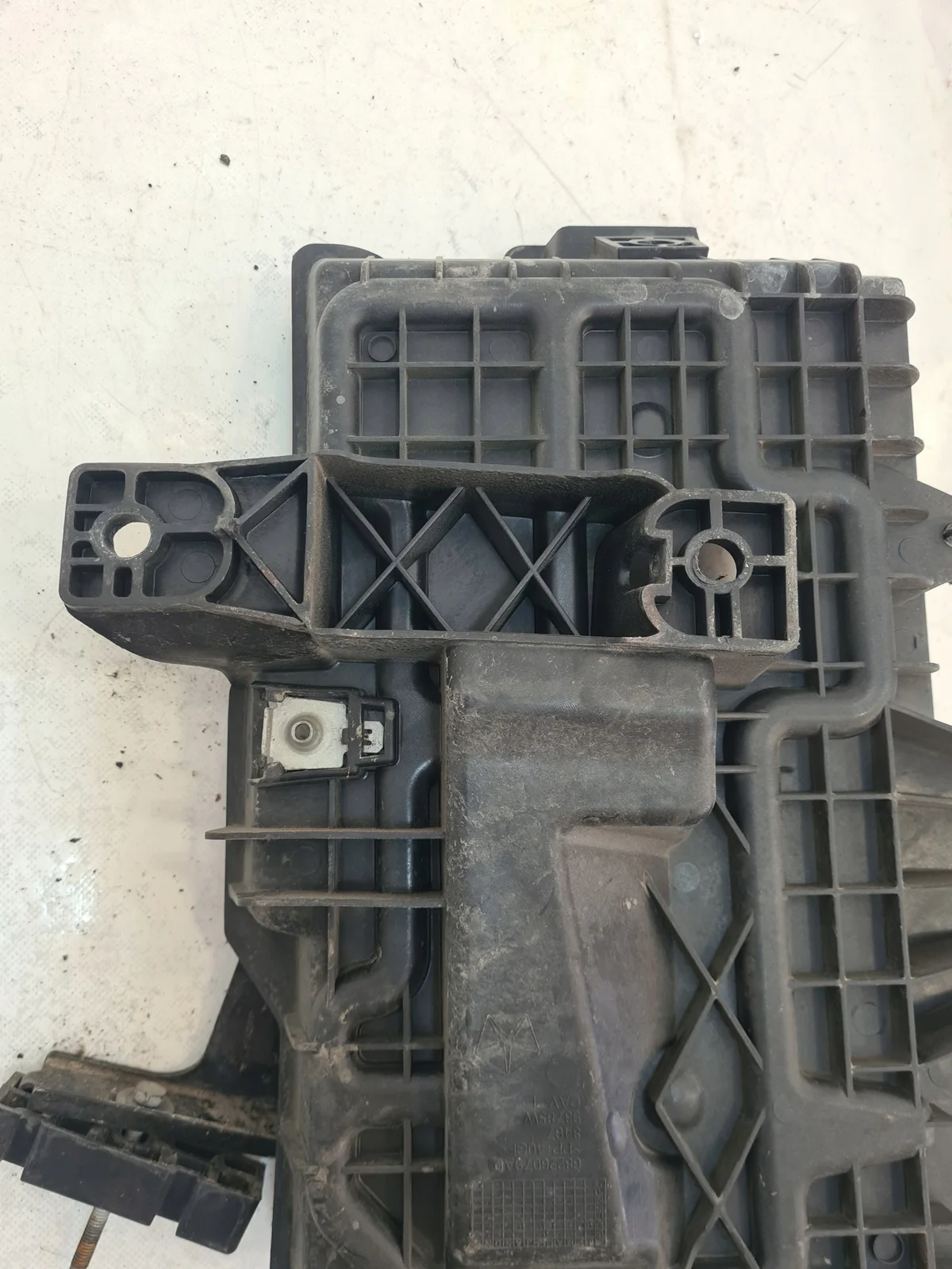 Chrysler Pacifica 17- Vasso Batteria 68226079AD image 4