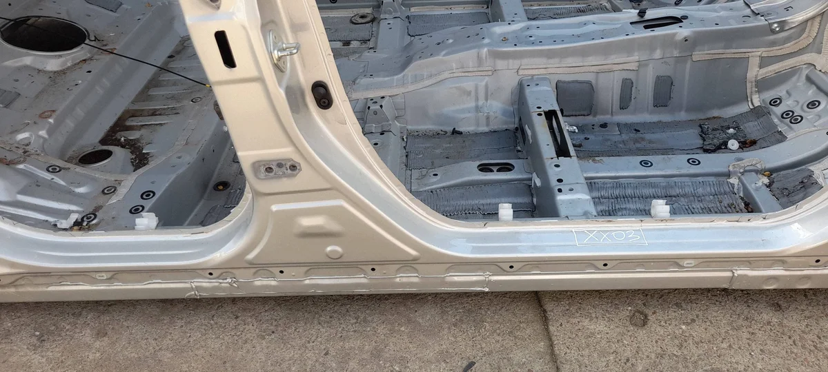 Schweller rechts Toyota Corolla E21 Kombi 1J6