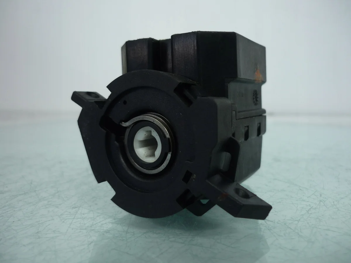 Mini Cooper Hatch Ignition Switch 2003 image 9