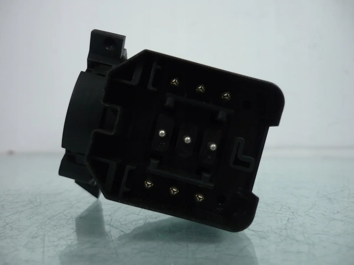 Mini Cooper Hatch Ignition Switch 2003 image 10