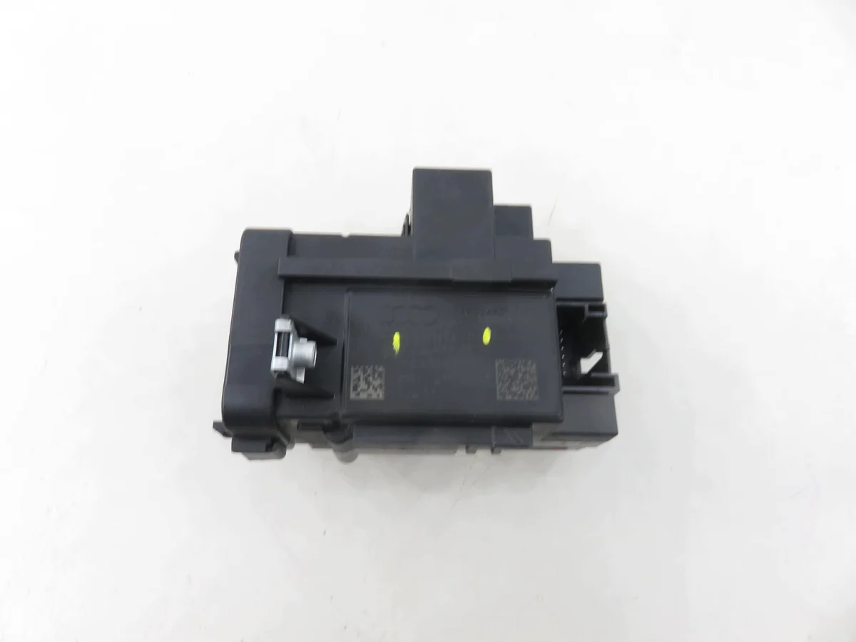 Audi A4 B8 Ignition Switch 8K0909131D Used image 6
