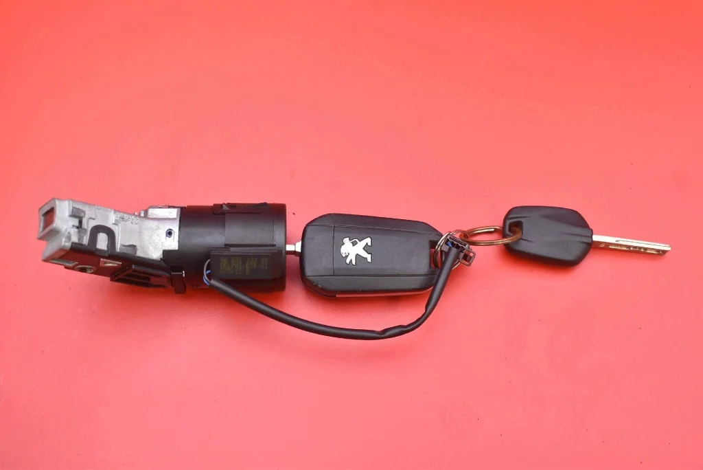 Ignition Switch Key Peugeot 208 1.4 HDI 96762547