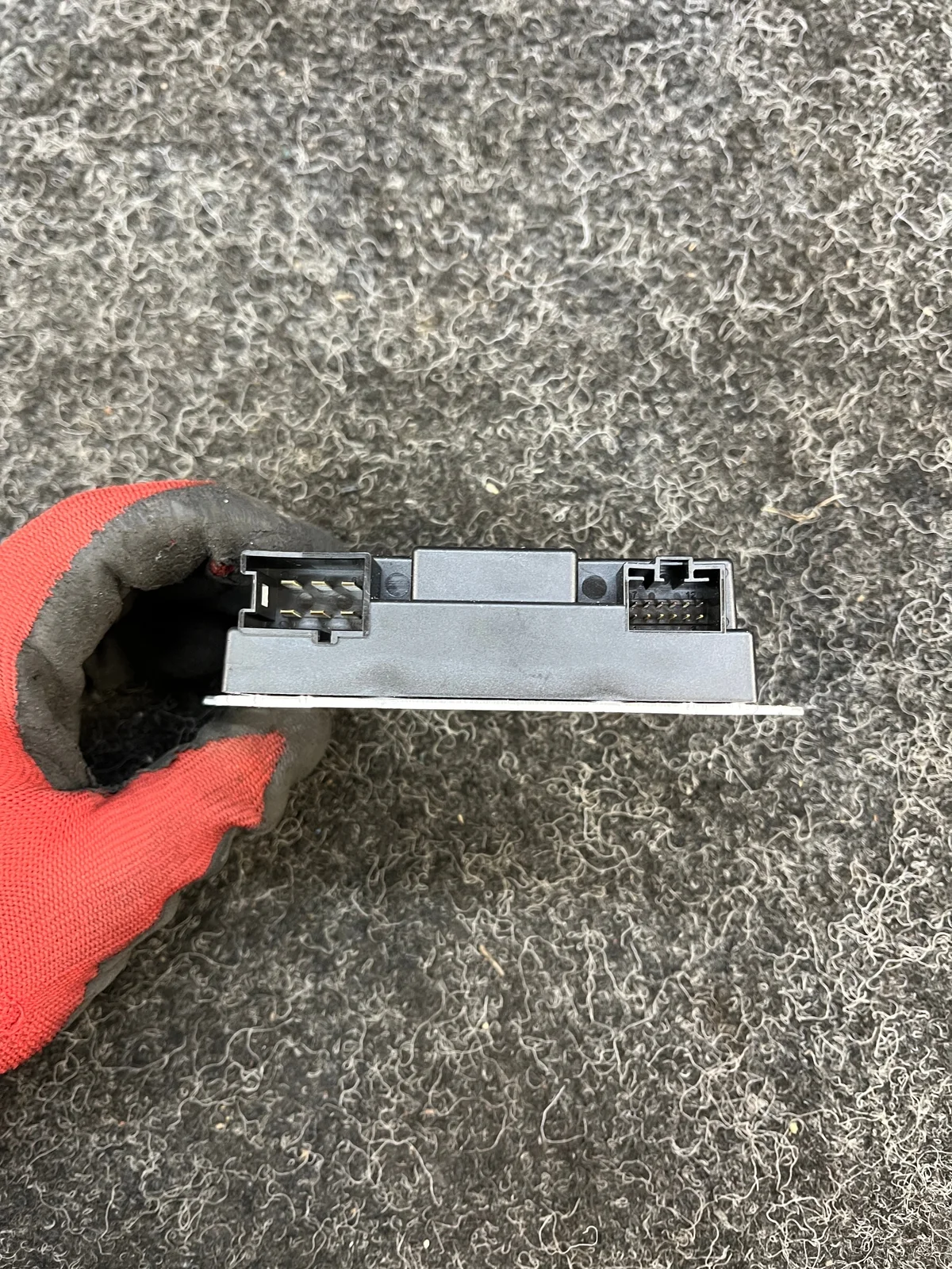 Mercedes W205 Brandstofpompmodule A0009006007 image 3
