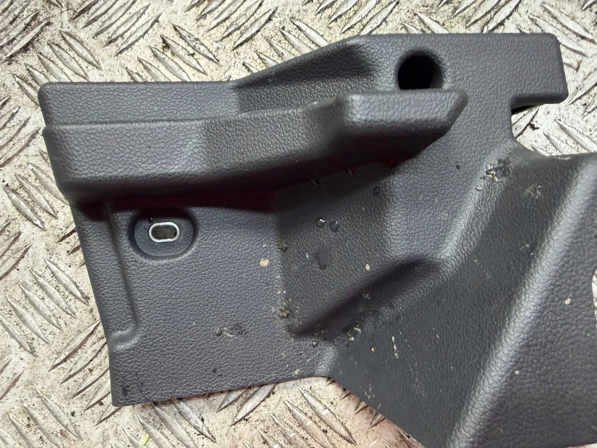 Volkswagen Taigo Soporte Estante Maletero 2G6858831 image 3