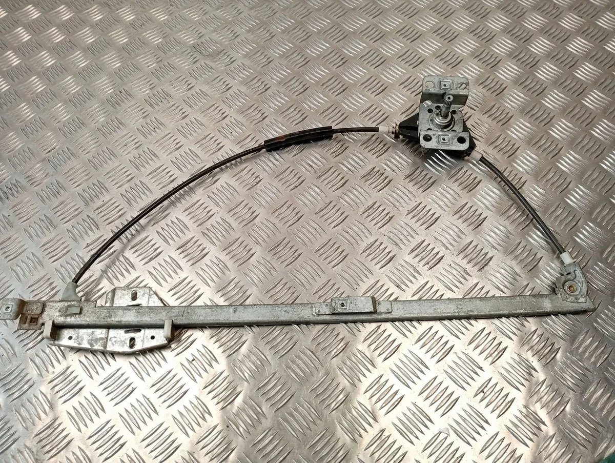 Alzacristallo manuale porta anteriore 701837502