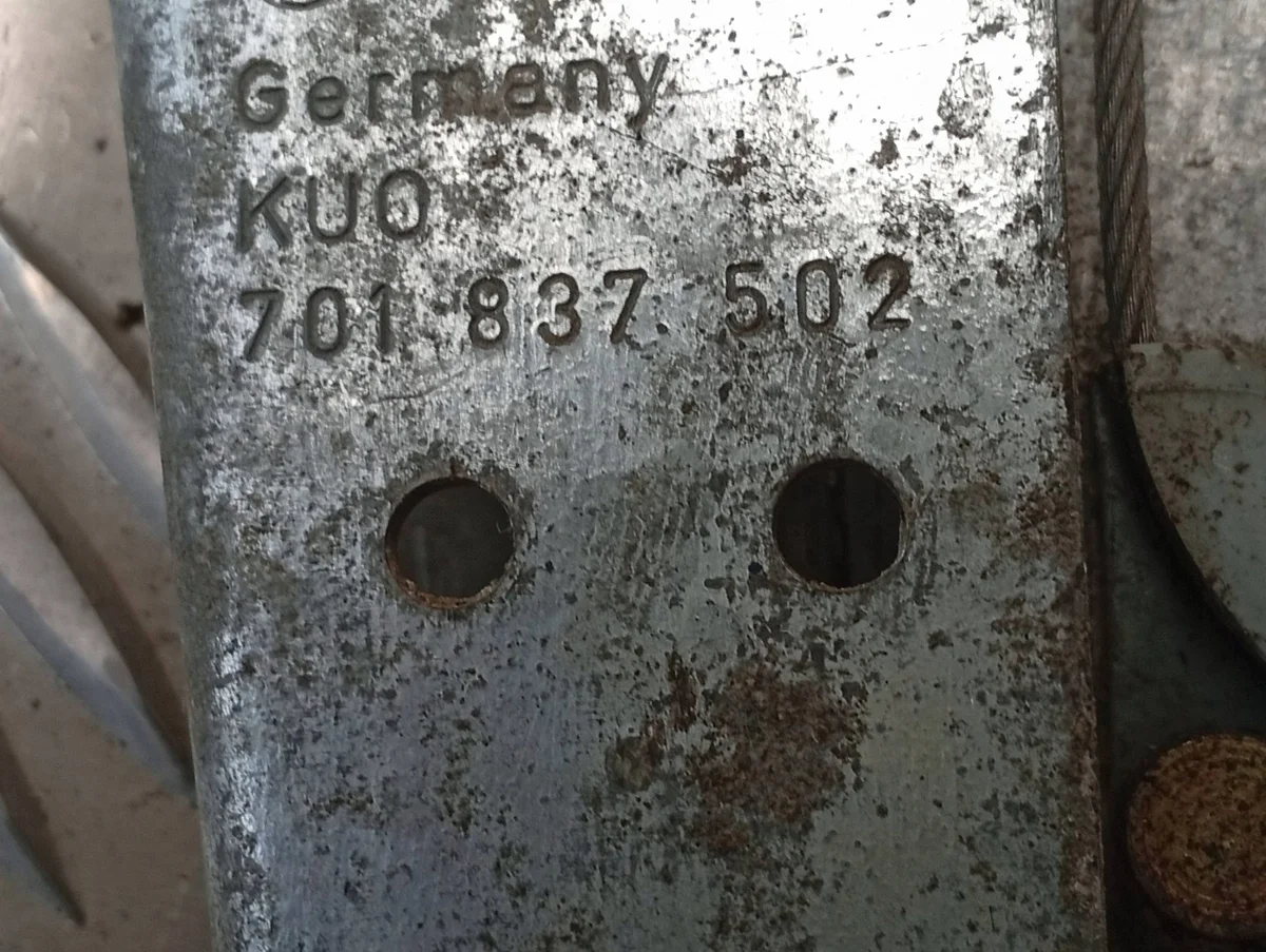 Front Door Window Manual Regulator 701837502 image 3