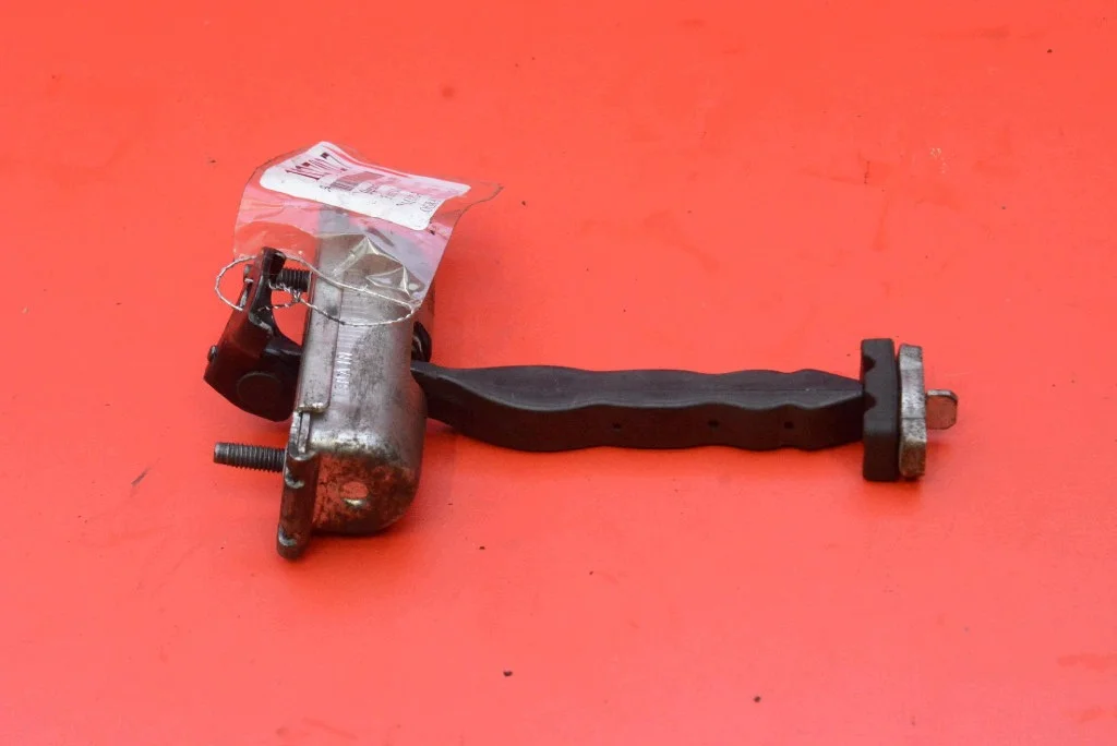 Deurvanger Rechts Voor Ford Mondeo MK5