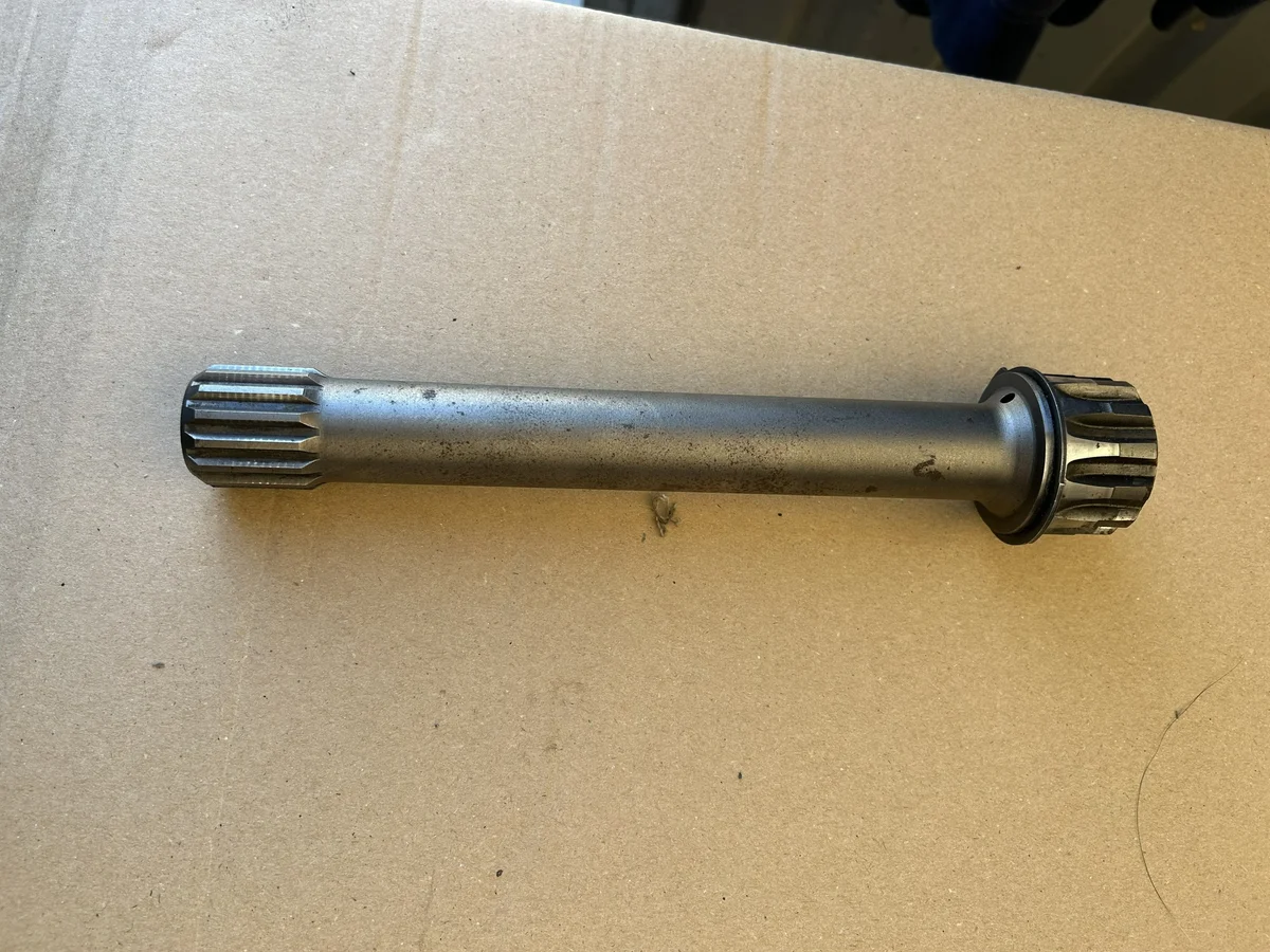 ZF Nebengetriebe Abtriebswelle 1316303037 image 2