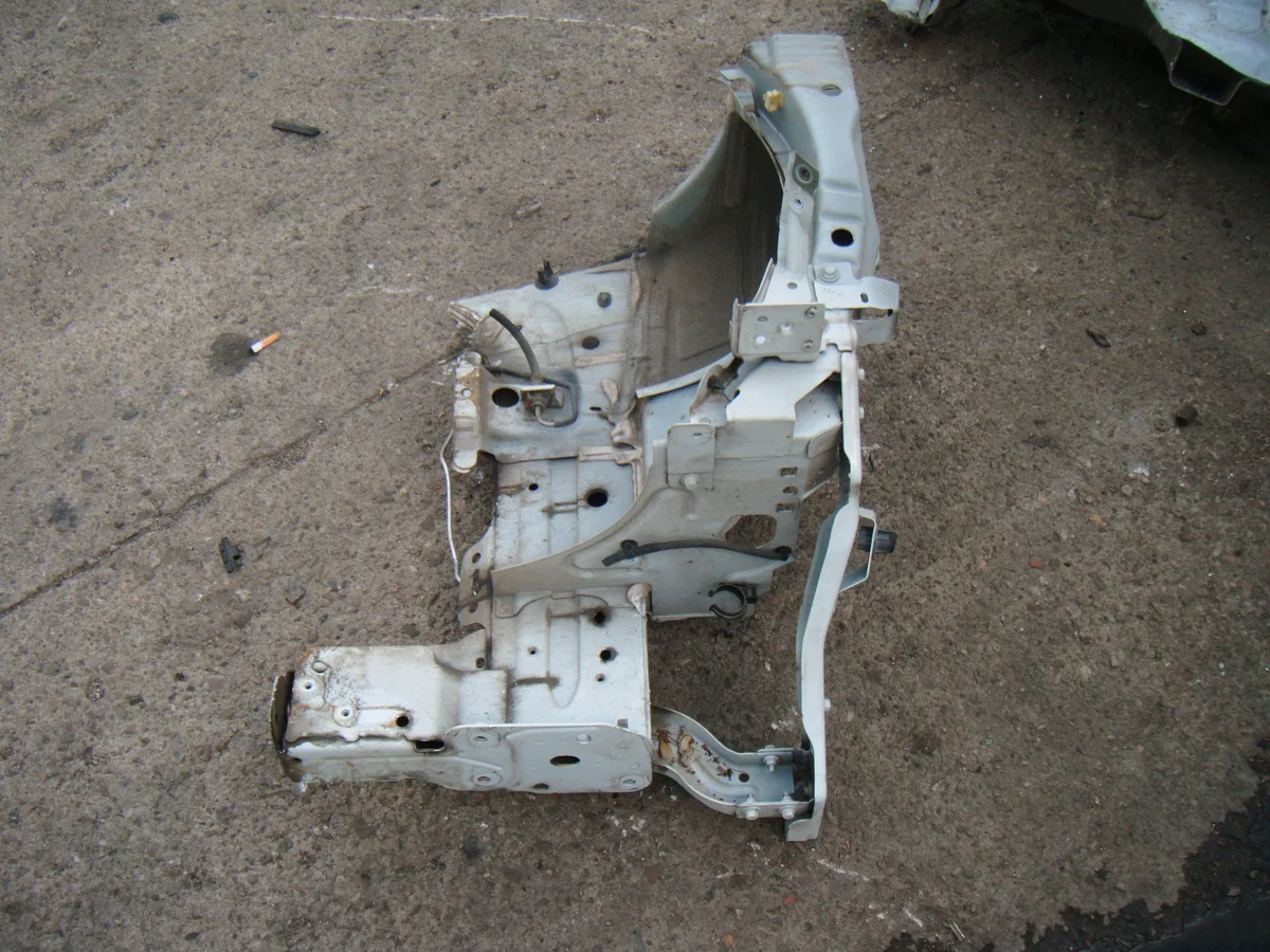 Renault Megane III 08- Längsträger vorne rechts image 3