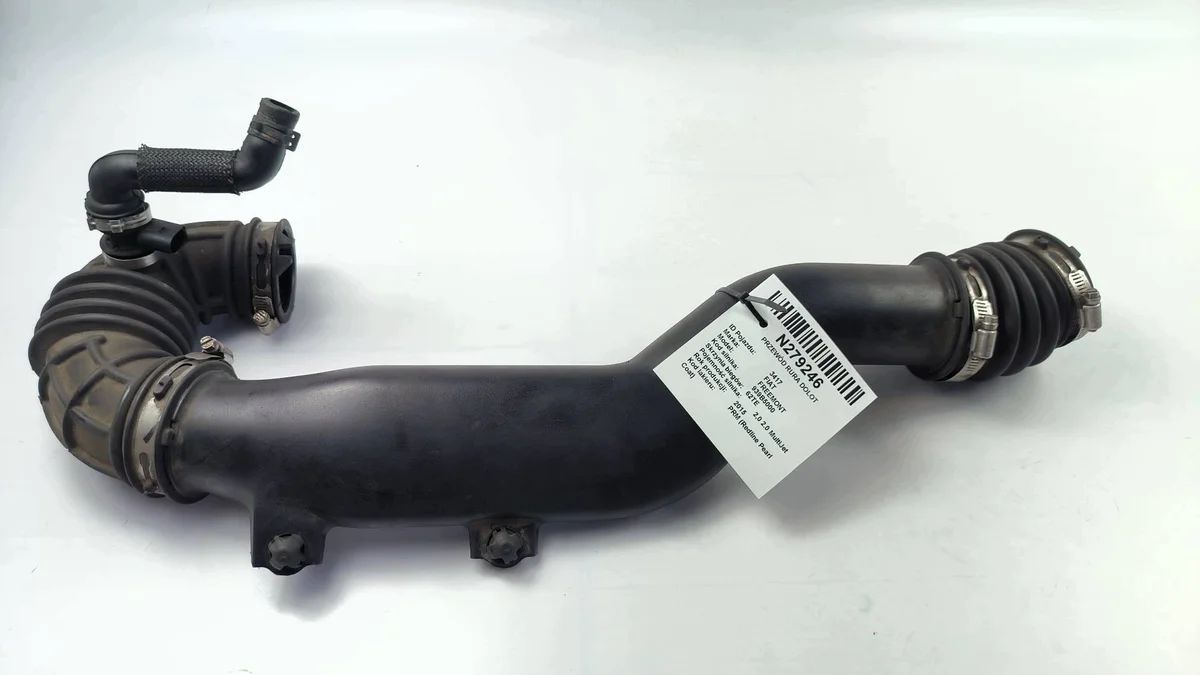 Tubo Admisión Fiat Freemont 04627073AE Usado