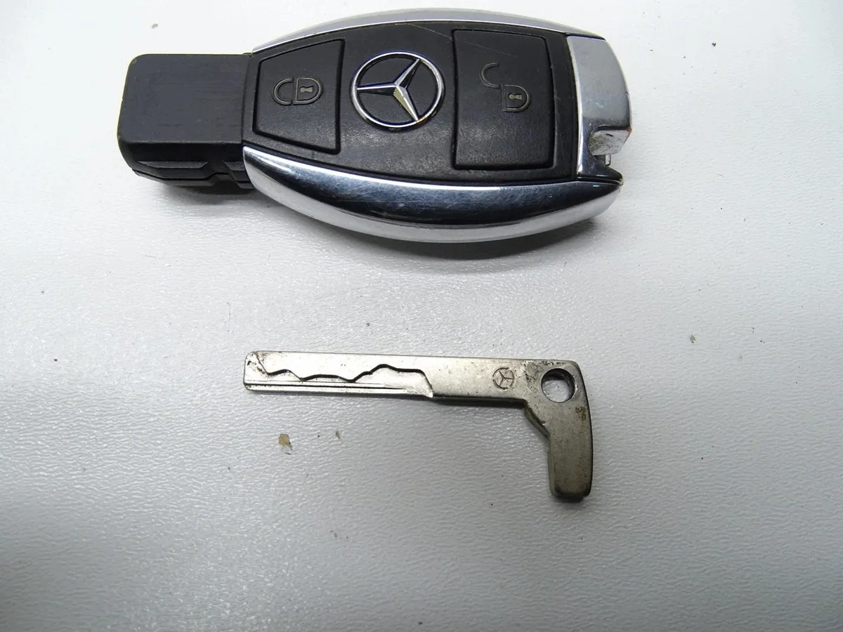 Schlüsselanhänger Sender 433,92 MHz Mercedes W176 image 6
