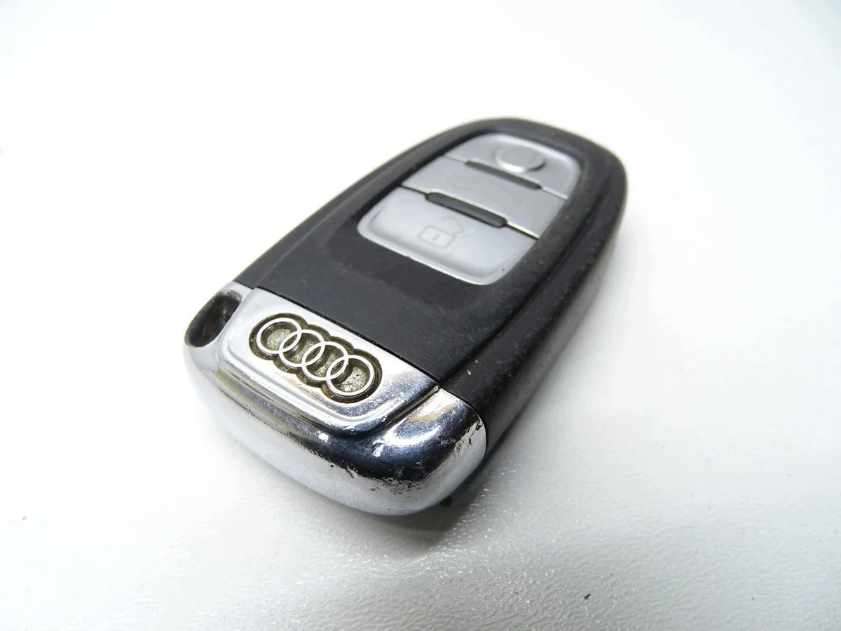 Schlüsselanhänger Sender 8T0959754D Audi A4 B8 A5 Q5 image 3