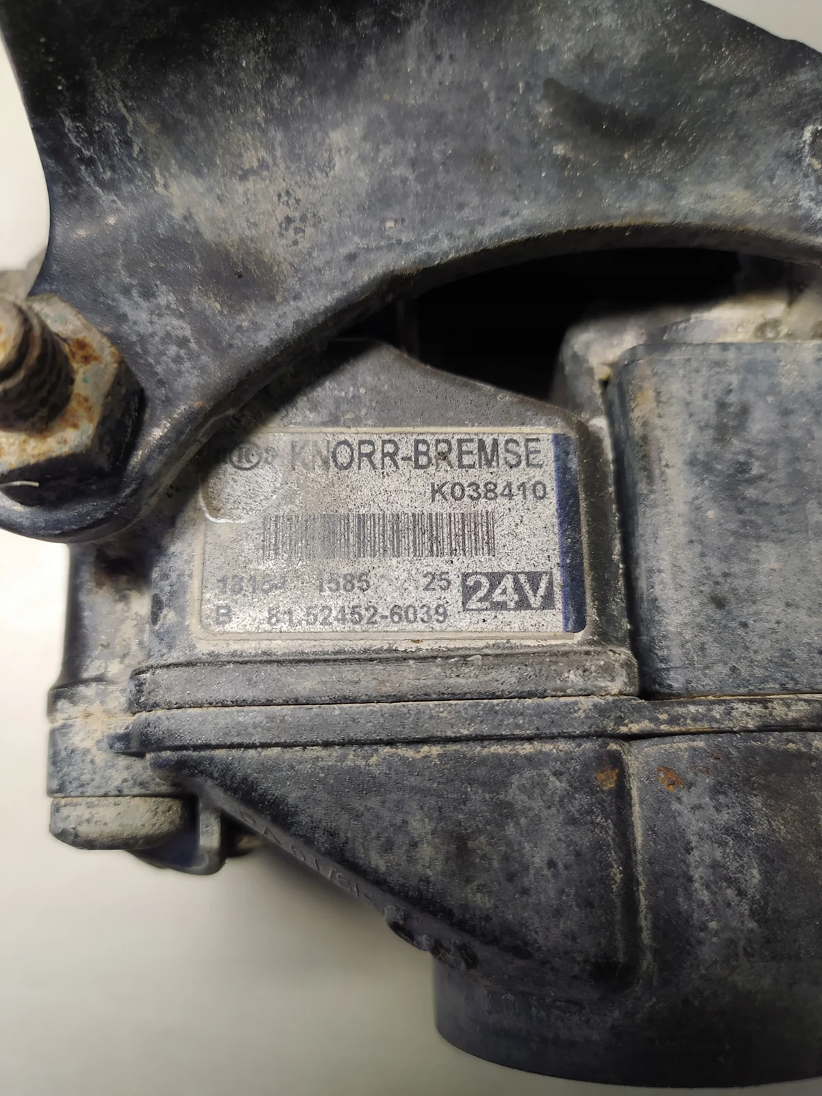 Válvula ABS Knorr-Bremse 81524526039 K038410 image 3