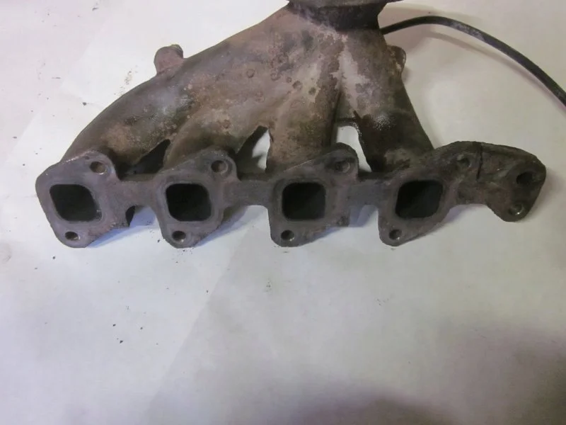 Chevrolet Aveo T300 Auspuffkrümmer 96563904 image 3