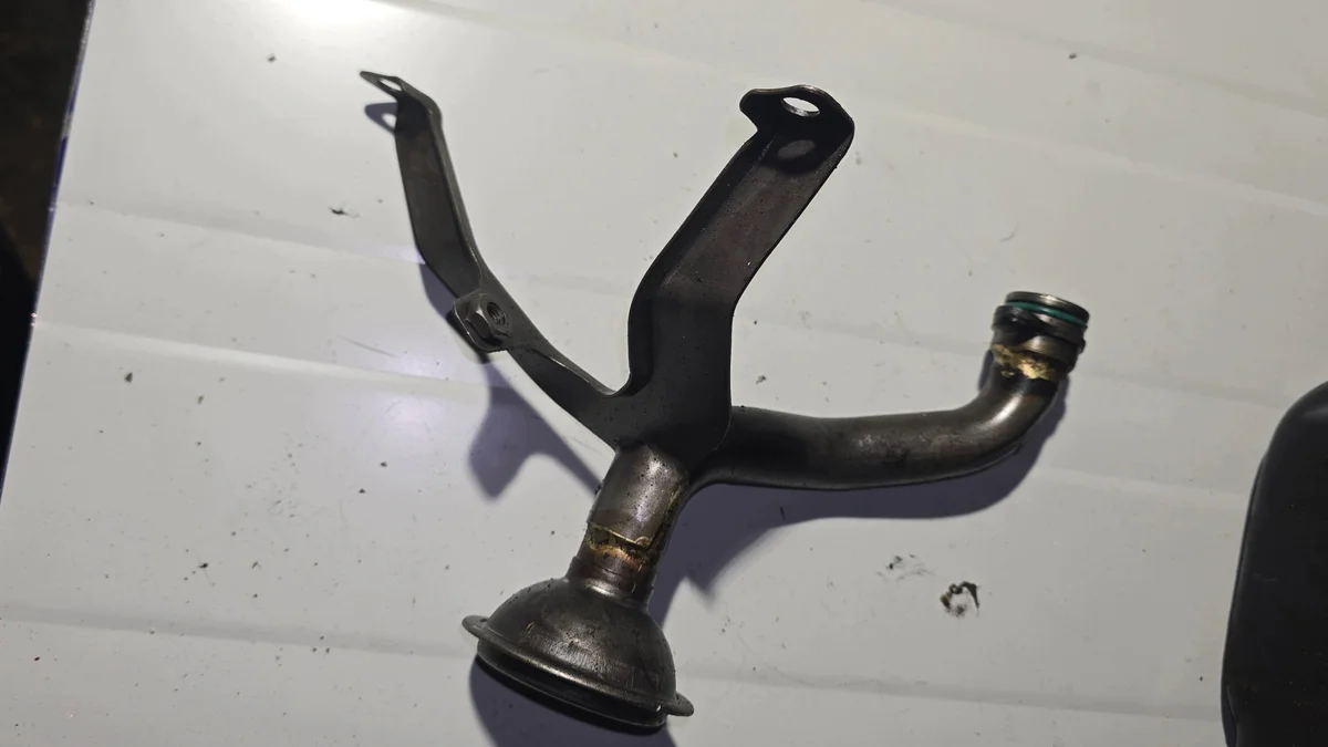 Öljypumpun savu Fiat Ducato 2.3 MJ 504018414