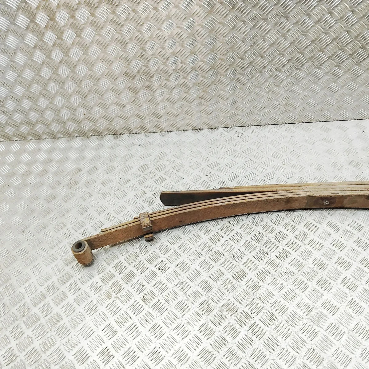 Used Rear Left Spring Isuzu D-Max II 8982185520 image 5