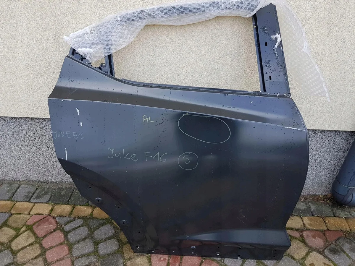 Nissan Juke F16 Oikea takaovi, OEM 55573467