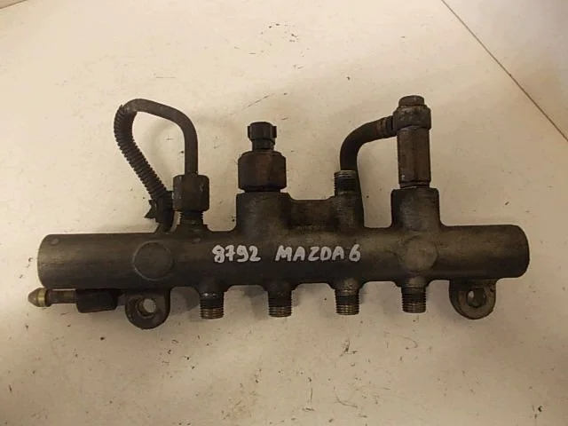 Rampa de combustible Mazda 6 (GG, GY) Usado