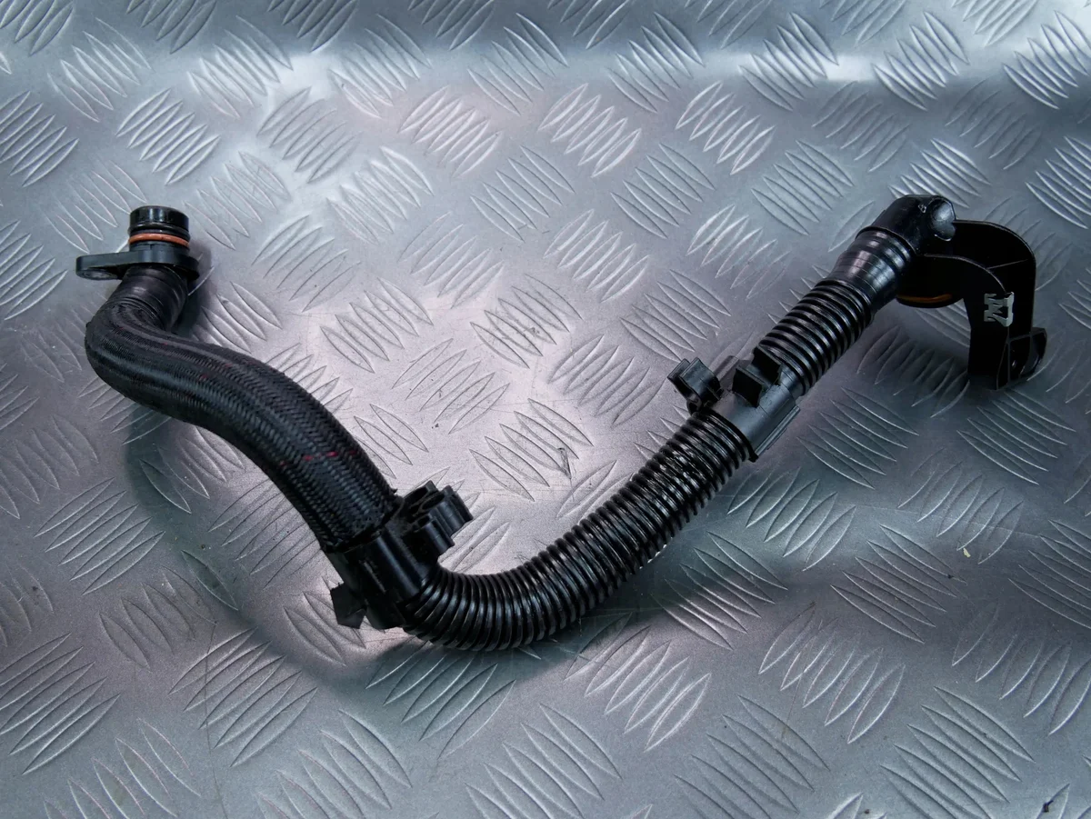 Audi Q7 4M 2.0 TFSI Vent Hose 06L103213P