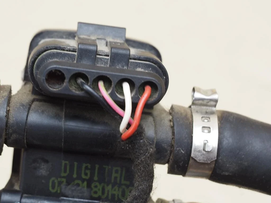 Sensor de Pressão GNV 67R-013971 Usado image 10