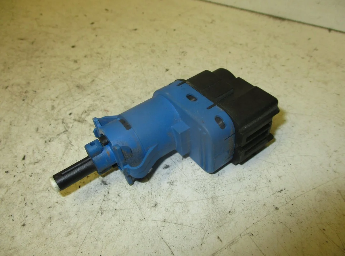 Interruptor Luz Freio Mazda 6 GH Usado image 3