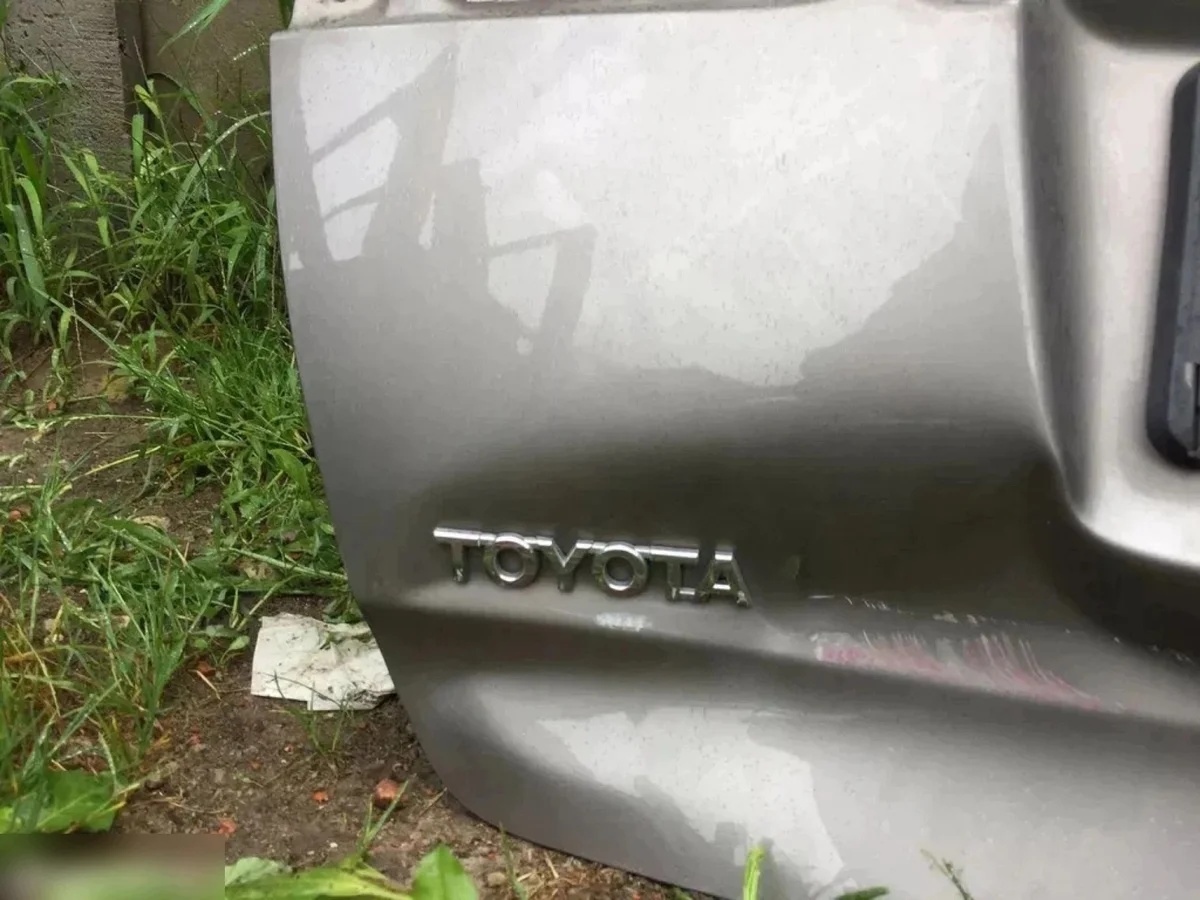 Emblemas Traseiros Toyota Auris II Kombi Usados