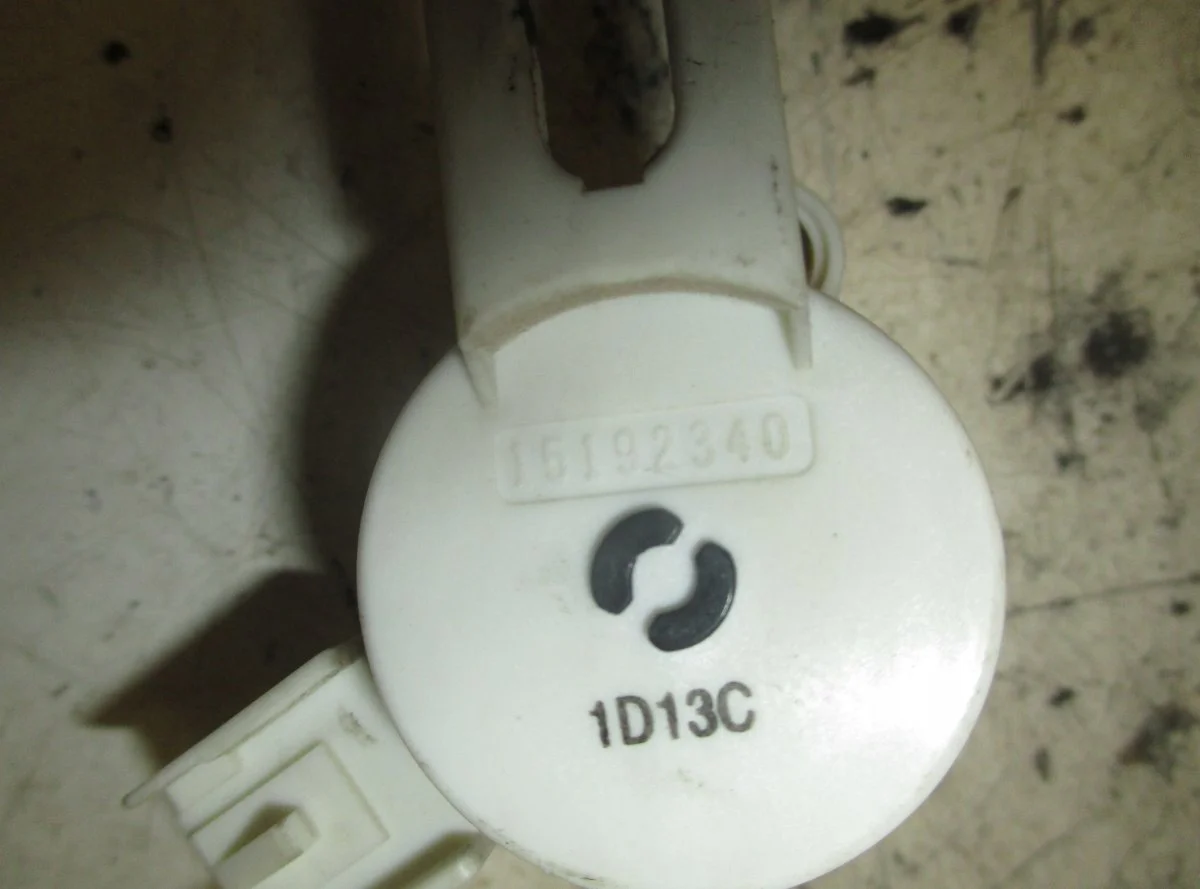 Opel Astra J 11 Sensor Pedal Freno 15192340 image 4