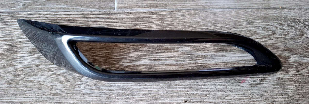 Toyota Auris reflector frame used