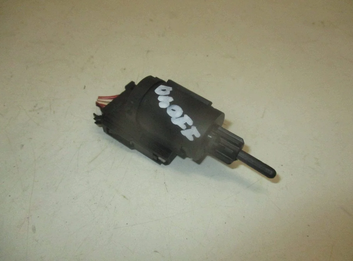 Interruptor Luz de Freno Audi A4 B7 3B945511C