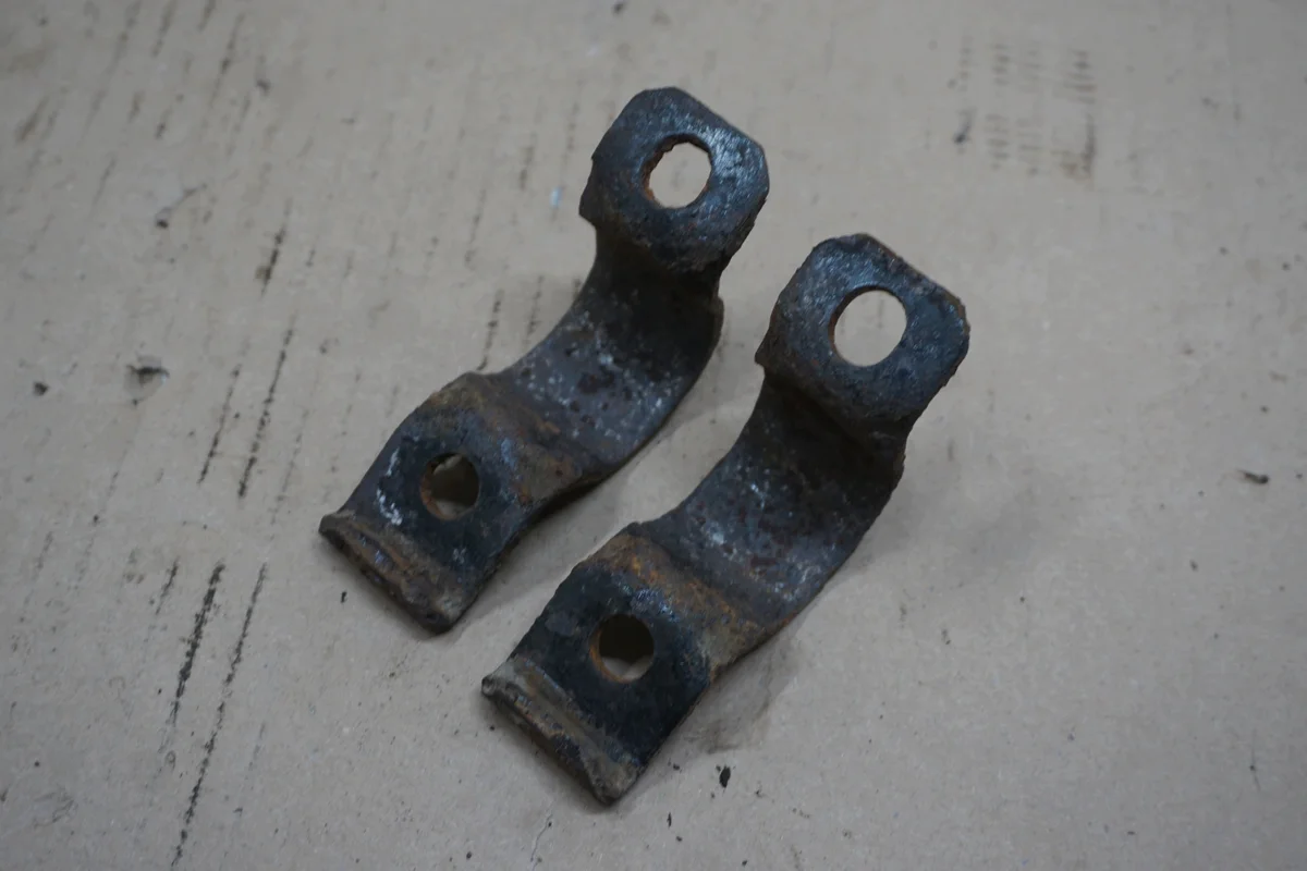 Nissan Patrol Y60 Stabilisatorhalterung hinten image 3