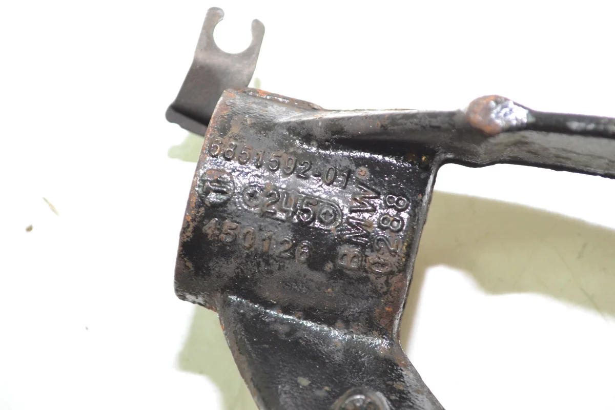 BMW X5 F15 Shock Mount Bracket Right Front image 4