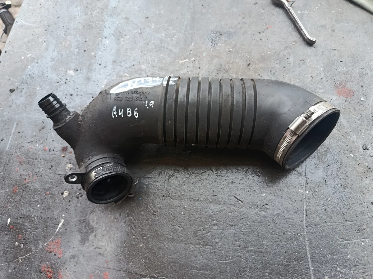 Tubo de aire Audi A4 B6 1.9 TDI AWX