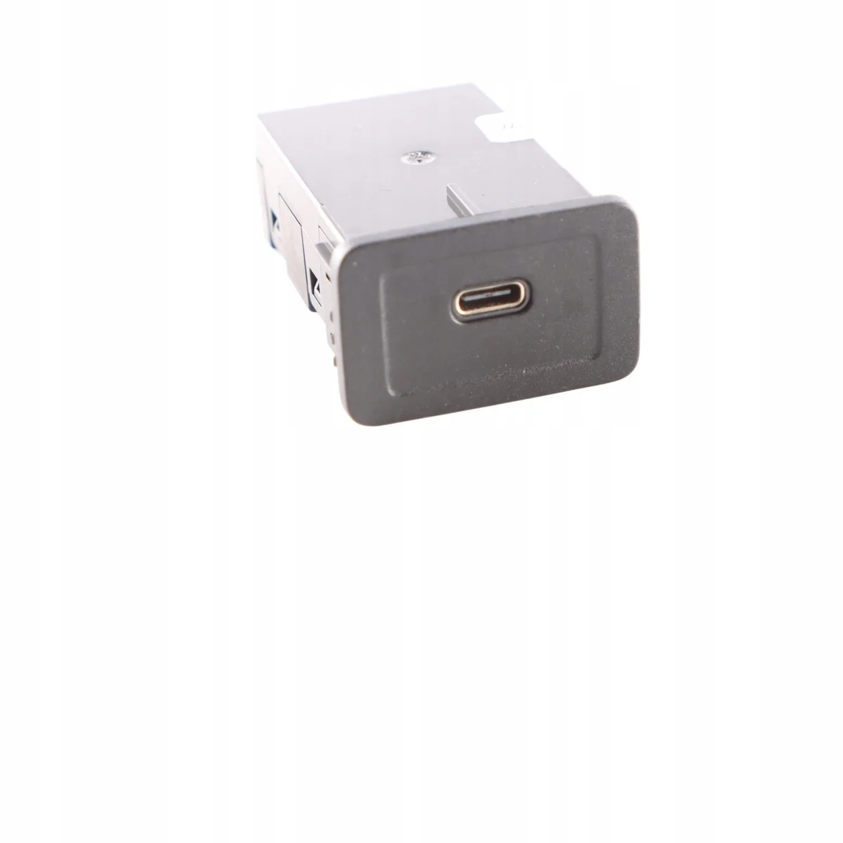 MERCEDES W247 USB-liitin A2478208602 image 10