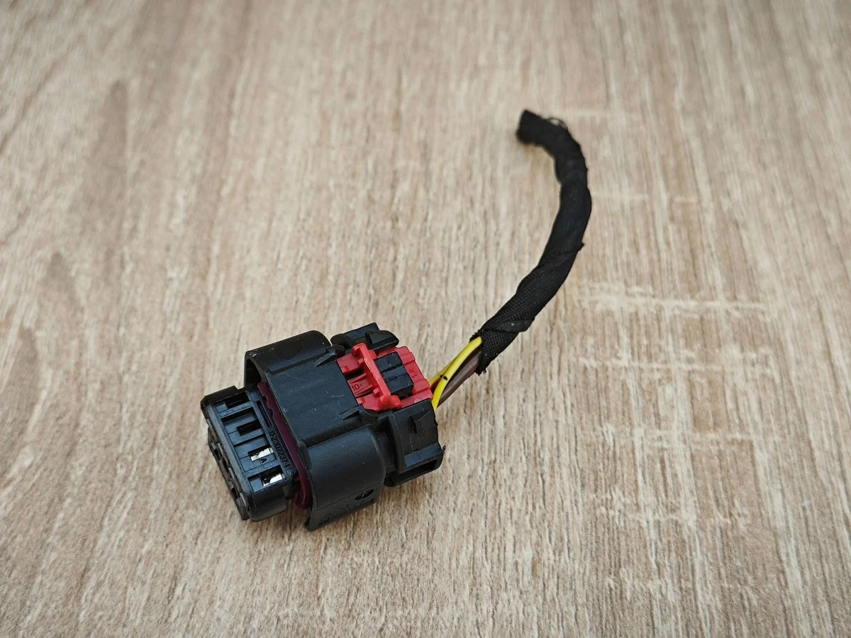 Connecteur Feu BMW X5 G05 G06 G30 OE 6992166